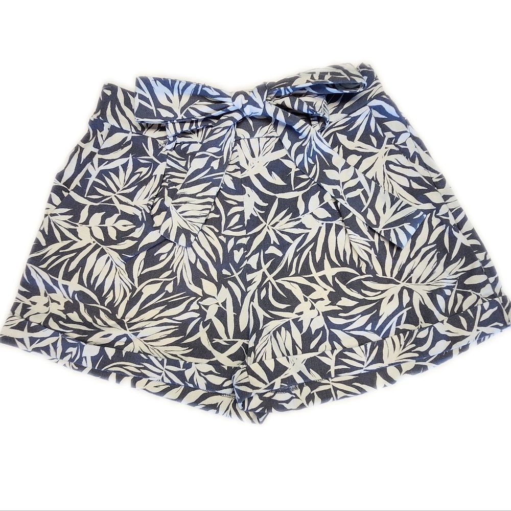 Haute Monde Linen Blend Elastic Waist Shorts, Tie Belt, Gray & White, M